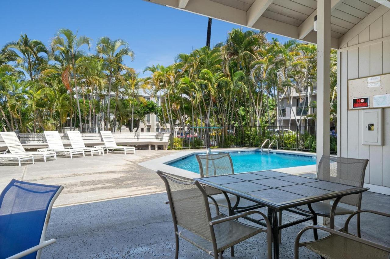 Big Island Kailua Bay Resort 2302 Condo Екстериор снимка